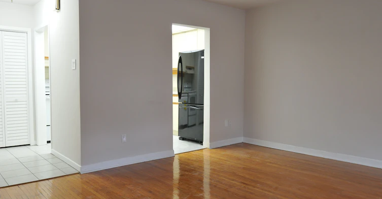 A-1013 Pape Avenue, Toronto, ON, M4K 3V8 - 5