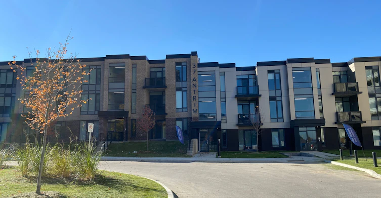 207-37 Antrim Crescent, Toronto, ON, M1P 0E8
