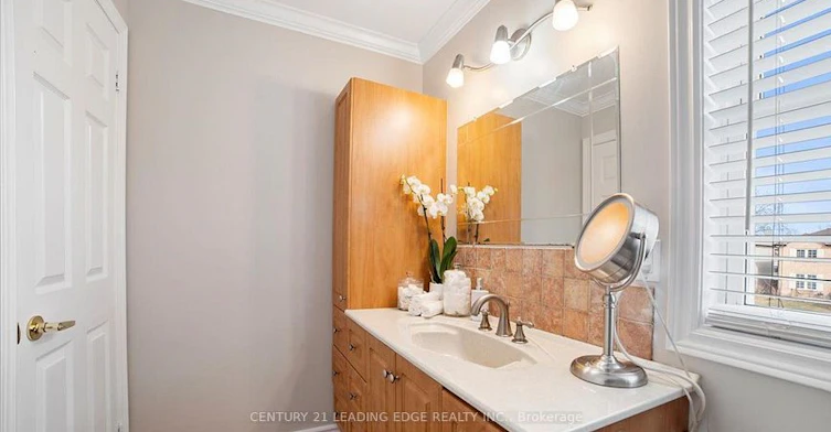 Main and Second-618 Beckworth Square, Pickering, ON, L1V 3K4 - 14