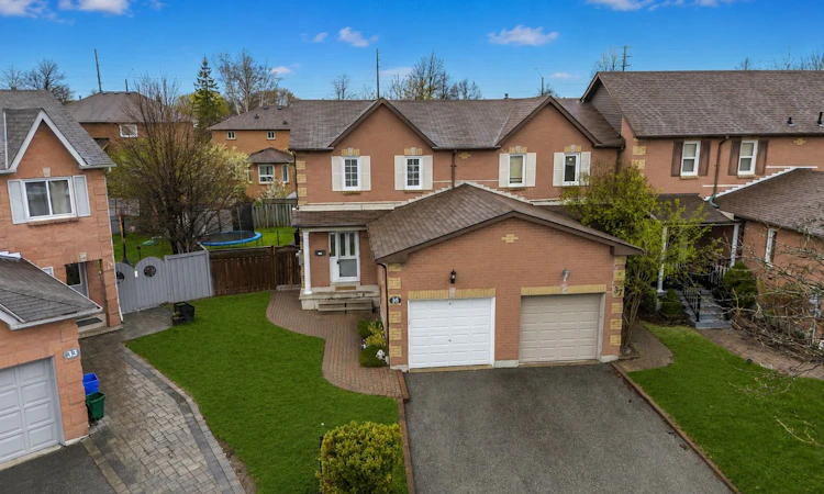 35 Hughes Crescent