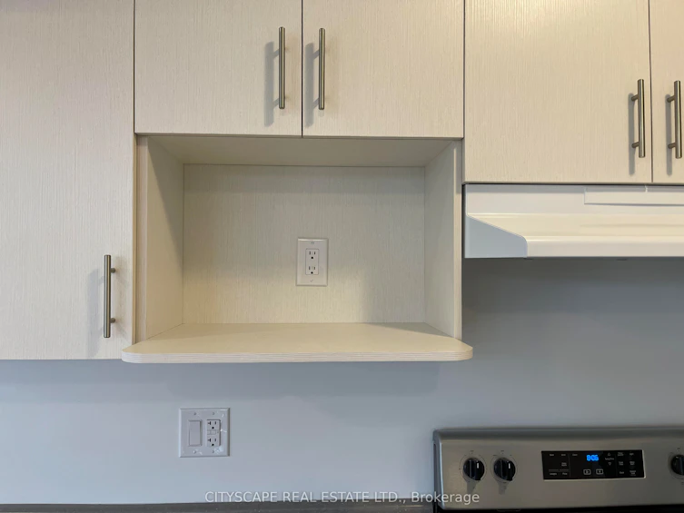 801 Heathrow Path, Oshawa, ON, L1H 7K5 - 5