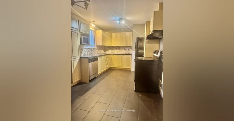 695 Annland Street, Pickering, ON, L1W 1A9 - 4