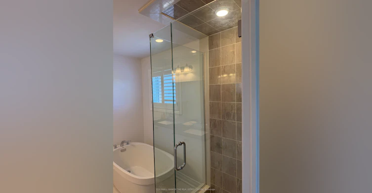 UPPER-25 Disney Court, Whitby, ON, L1R 2X7 - 9