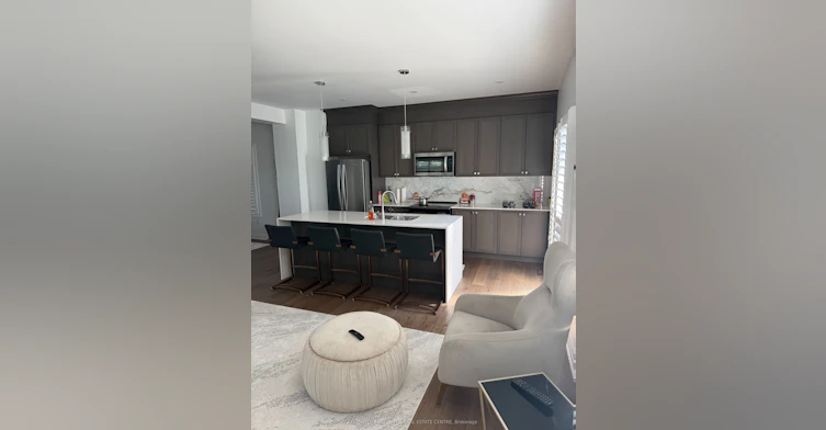 UPPER-25 Disney Court, Whitby, ON, L1R 2X7 - 6