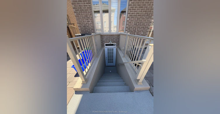 BSMT-105 Stannardville Drive, Ajax, ON, L1T 0M4