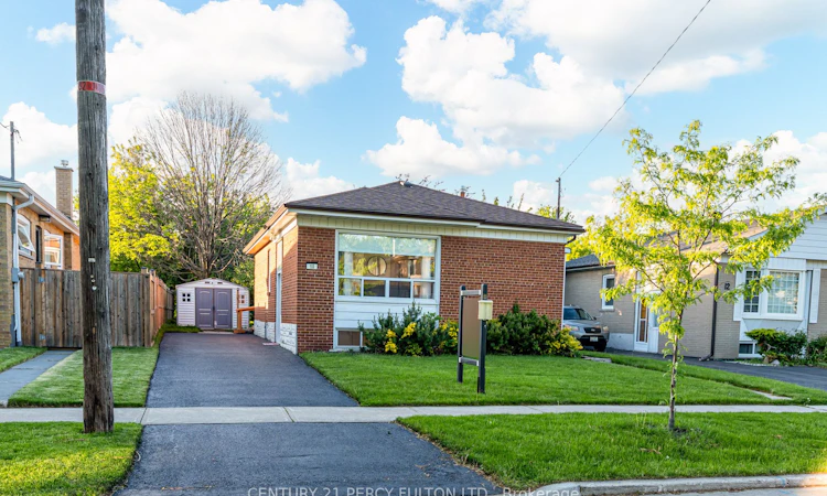 10 Mendip Crescent