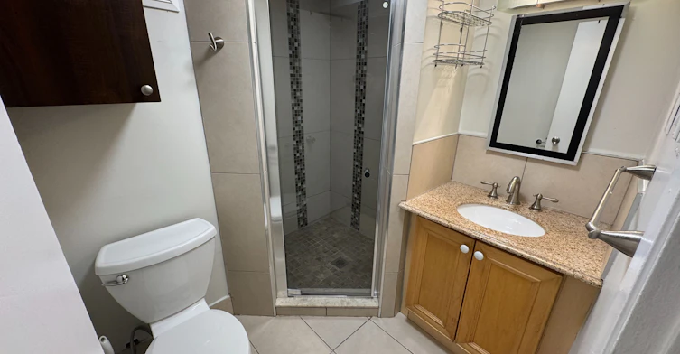 2-475 Woodbine Avenue, Toronto, ON, M4E 2H5 - 10