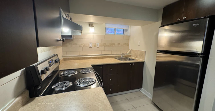 2-475 Woodbine Avenue, Toronto, ON, M4E 2H5 - 9