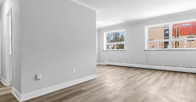 201-1243 Broadview Avenue, Toronto, ON, M4K 2T3 - 4
