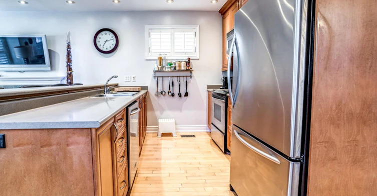 Main Fl-33 Athlone Road, Toronto, ON, M4J 4H3 - 12