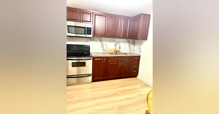 27 Dalbret Crescent, Toronto, ON, M1T 2X2 - 3