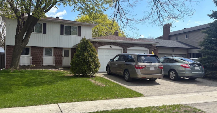 27 Dalbret Crescent, Toronto, ON, M1T 2X2