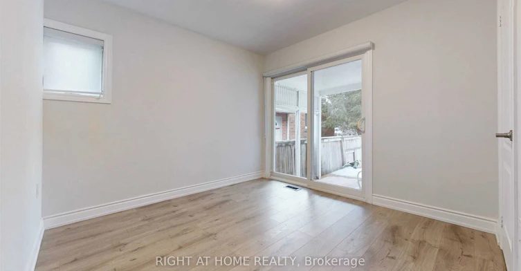 Main-8 Airley Crescent, Toronto, ON, M4J 4H6 - 16