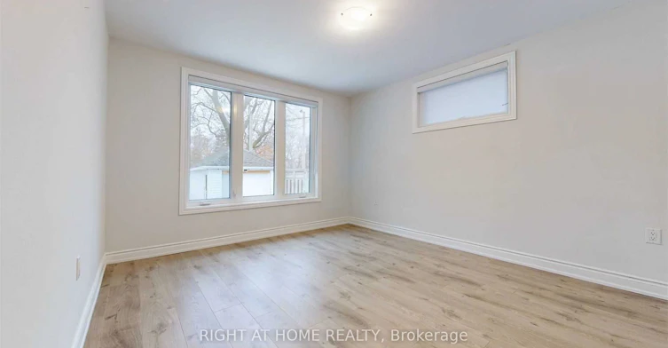 Main-8 Airley Crescent, Toronto, ON, M4J 4H6 - 14