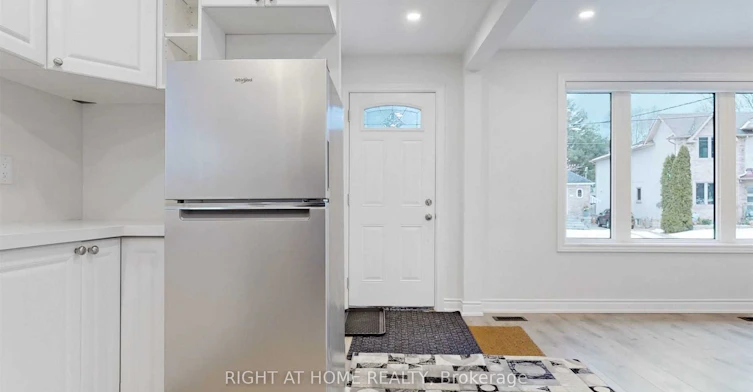 Main-8 Airley Crescent, Toronto, ON, M4J 4H6 - 22