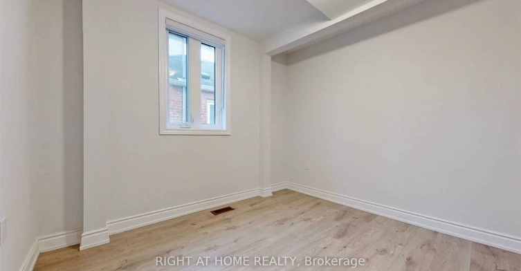 Main-8 Airley Crescent, Toronto, ON, M4J 4H6 - 19