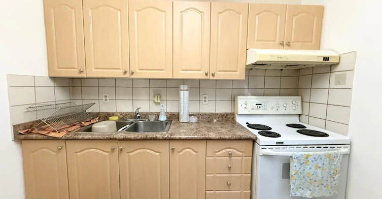 2nd FL-759 Gerrard Street E, Toronto, ON, M4M 1Y5 - 2