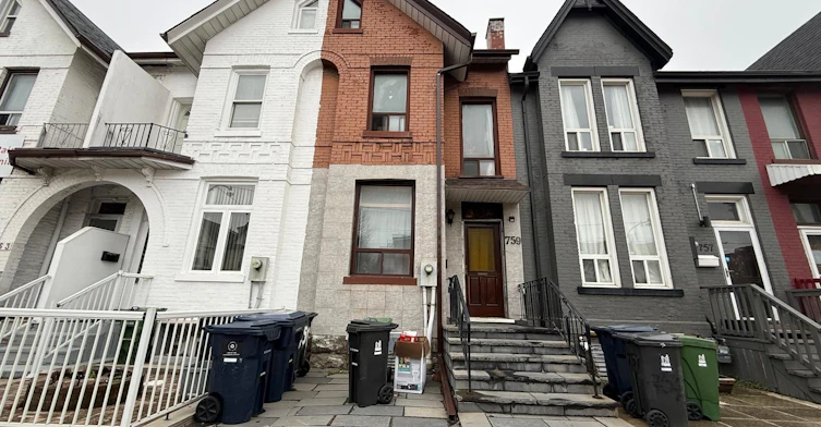 2nd FL-759 Gerrard Street E, Toronto, ON, M4M 1Y5