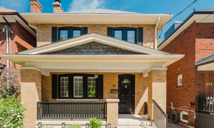 18 Glen Stewart Avenue