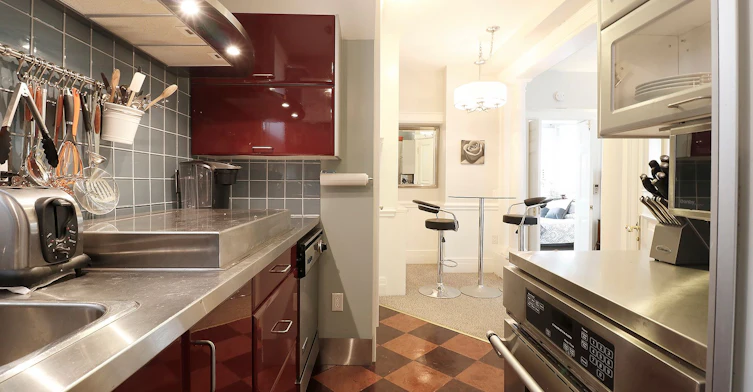 4-27 Hiawatha Road, Toronto, ON, M4L 2X7 - 11