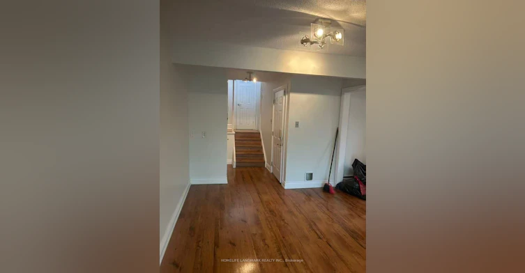 Upper-213 Kenilworth Avenue, Toronto, ON, M4L 3S7 - 11