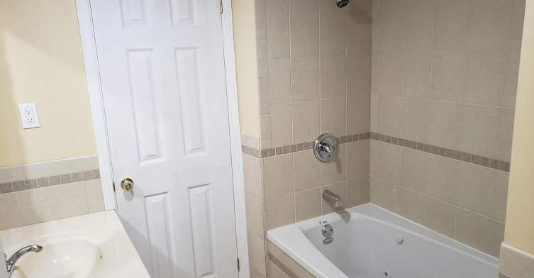 29 Ravenview Drive, Toronto, ON, M1E 3L9 - 8