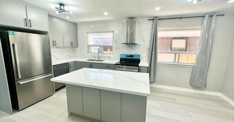 Main-14 Reddins Road, Toronto, ON, M1R 4P1
