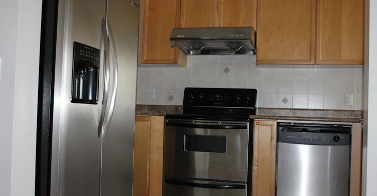 33 Kiriakou Street, Toronto, ON, M1P 5G8 - 6