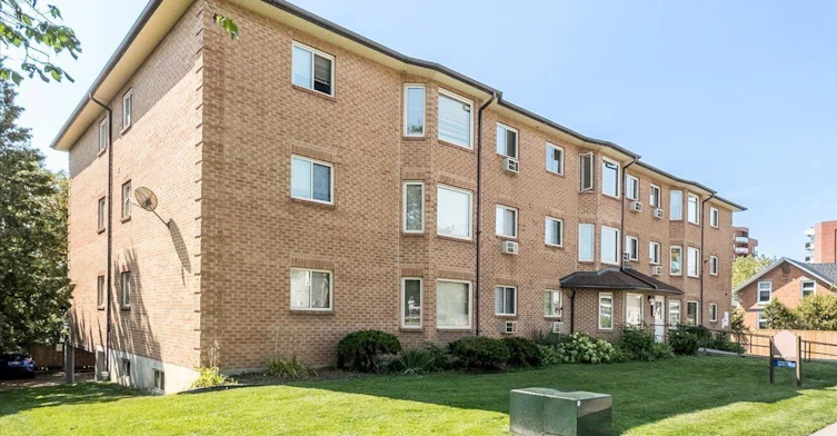 1-180 Centre Street, Oshawa, ON, L1H 4A6 - 2