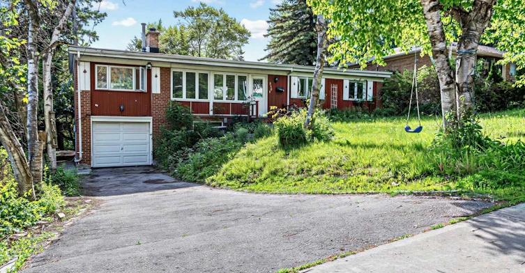 310 East Avenue E, Toronto, ON, M1C 2W4 - 2