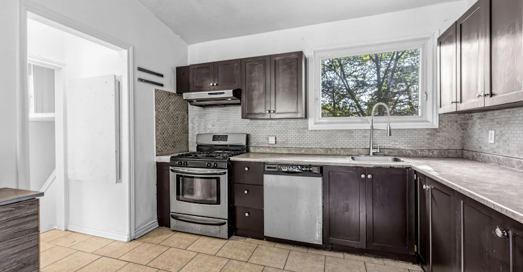 310 East Avenue E, Toronto, ON, M1C 2W4 - 8