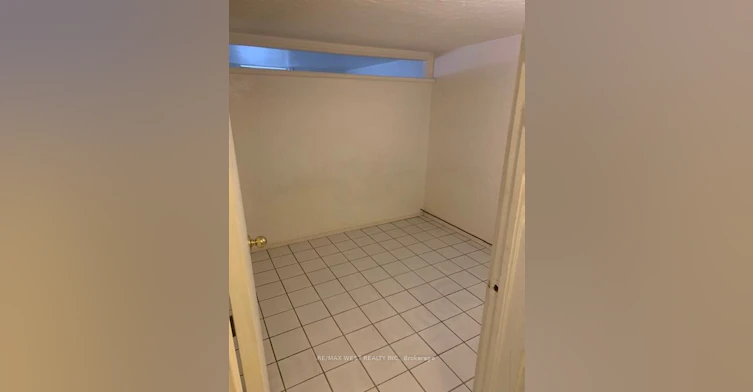 Lower-730 Logan Avenue, Toronto, ON, M4K 3C6 - 6