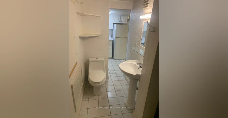 Lower-730 Logan Avenue, Toronto, ON, M4K 3C6 - 10