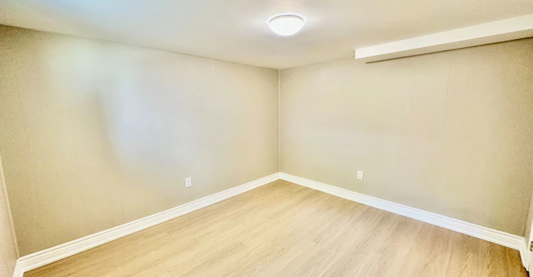 BSMT-225 Ferris Road, Toronto, ON, M4B 1H2 - 11