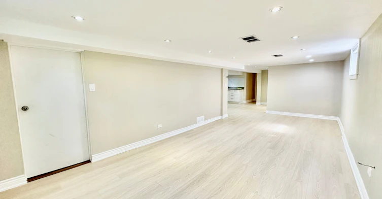 BSMT-225 Ferris Road, Toronto, ON, M4B 1H2 - 9