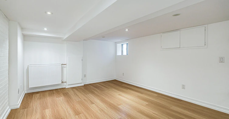 Main & Lower-229 Kingston Road, Toronto, ON, M4L 1T5 - 17