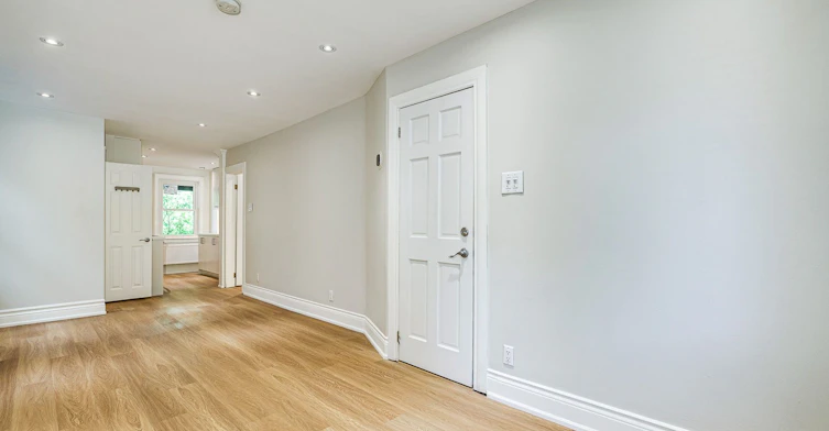 Main & Lower-229 Kingston Road, Toronto, ON, M4L 1T5 - 6