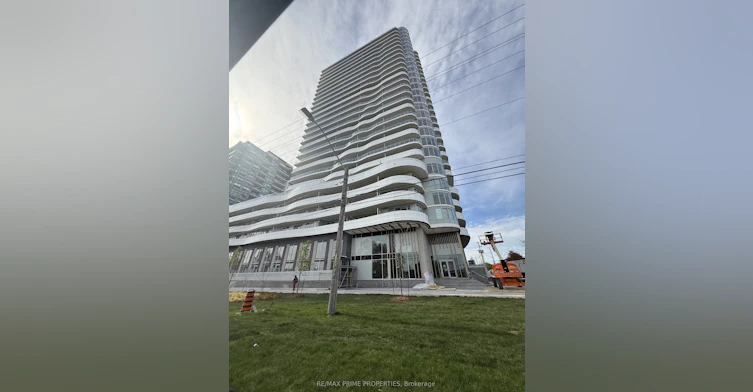 1109-1010 Sandy Beach Road, Pickering, ON, L1W 0C7
