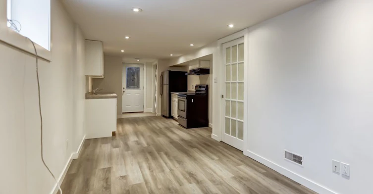 Lower-104 Leslie Street, Toronto, ON, M4M 3C7 - 12