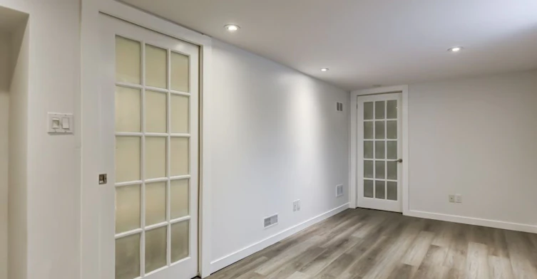 Lower-104 Leslie Street, Toronto, ON, M4M 3C7 - 11