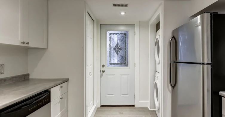 Lower-104 Leslie Street, Toronto, ON, M4M 3C7 - 3