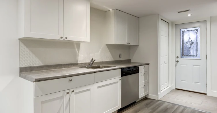 Lower-104 Leslie Street, Toronto, ON, M4M 3C7 - 9