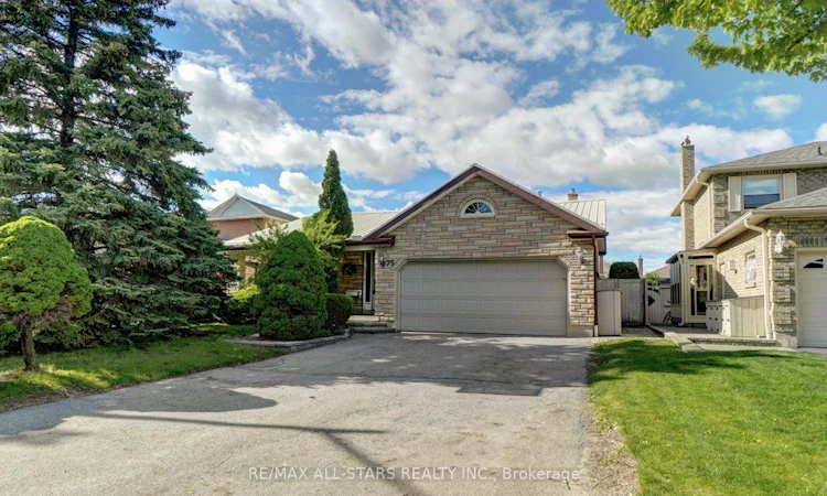 75 Hawley Crescent