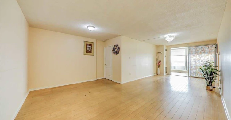 2079-1 Greystone Walk Drive, Toronto, ON, M1K 5J3 - 9