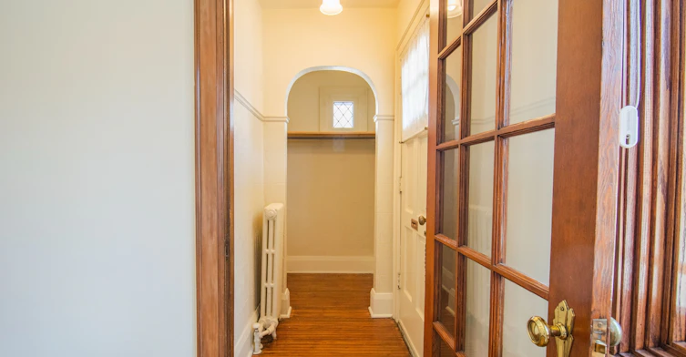 482 Donlands Avenue, Toronto, ON, M4J 3S6 - 6