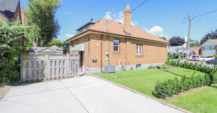 482 Donlands Avenue, Toronto, ON, M4J 3S6 - 22