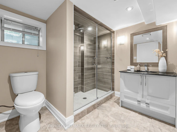 1 Dustan Crescent, Toronto, ON, M4J 4G4 - 45