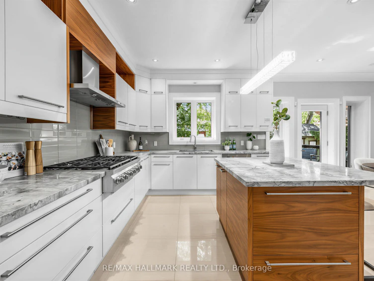 1 Dustan Crescent, Toronto, ON, M4J 4G4 - 12