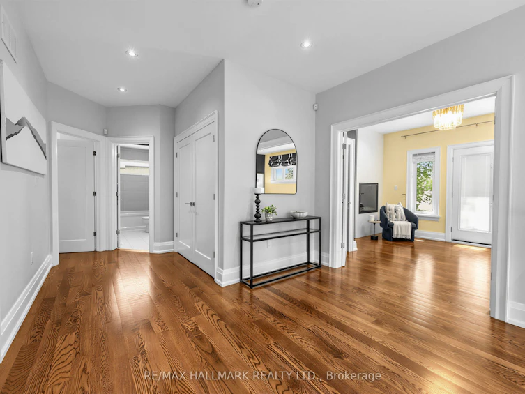 1 Dustan Crescent, Toronto, ON, M4J 4G4 - 38