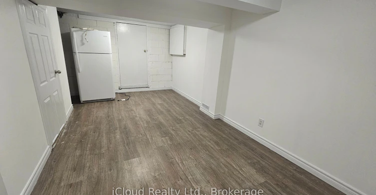 Bsmnt-111 Bexhill Avenue, Toronto, ON, M1L 3C2 - 5